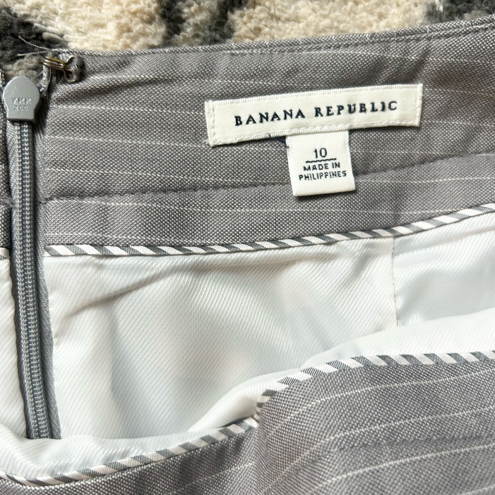 Banana Republic Gray Pinstripe Pencil Skirt - Picture 4 of 13